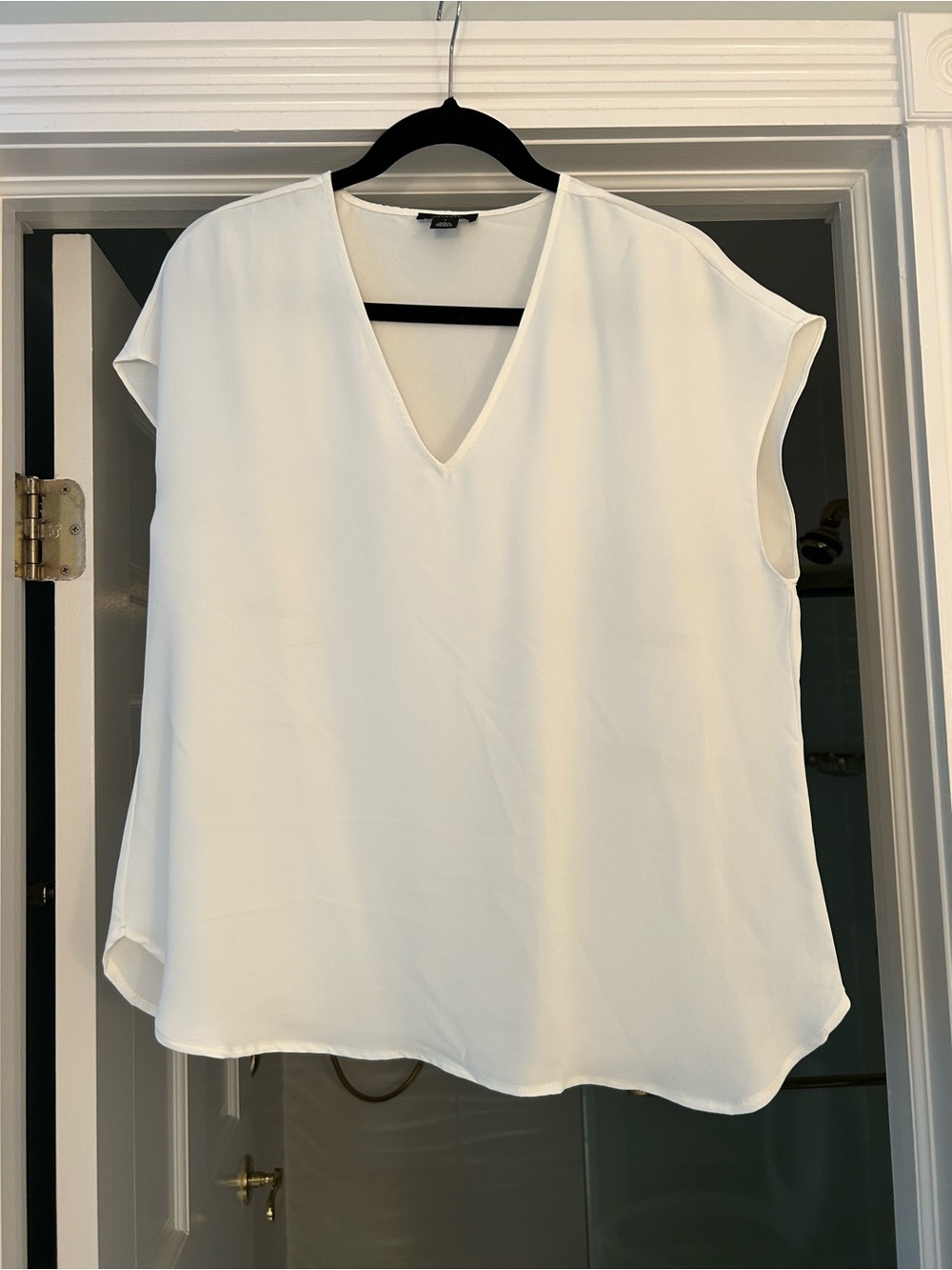 Halogen Cream V-Neck Cap Sleeve Blouse